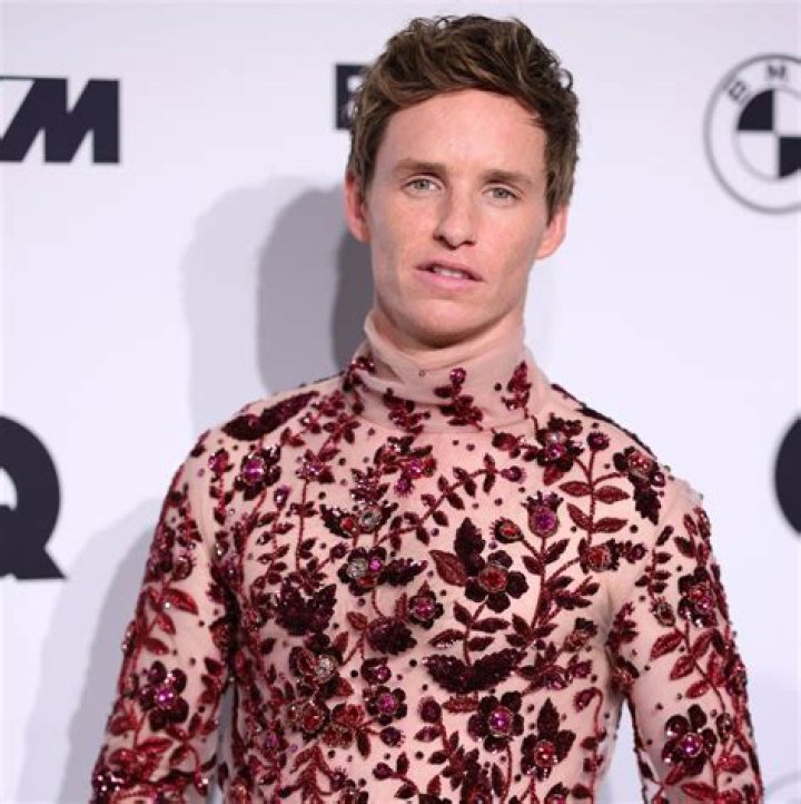 How tall is Eddie Redmayne