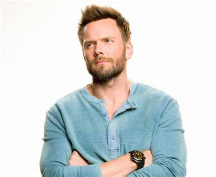 Joel Mchale net worth, house car lifestyle