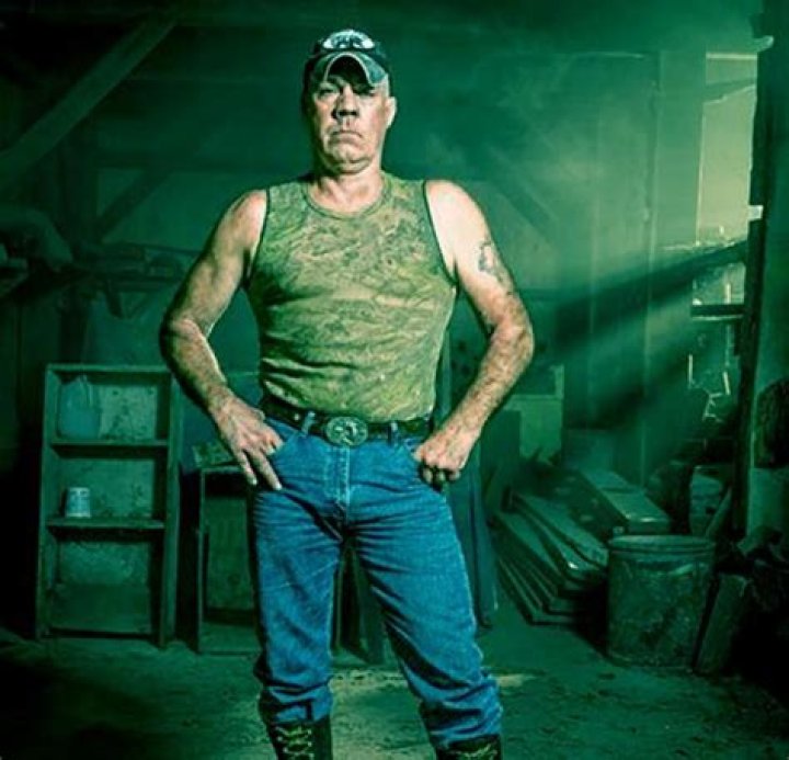 Mountain Monsters Cast William Neff's Net Worth is $500,000